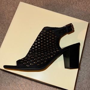 LIZ CLAIBORNE Gemma Women's Block Heel Black Faux Suede Sandals Shoes Size 8.5